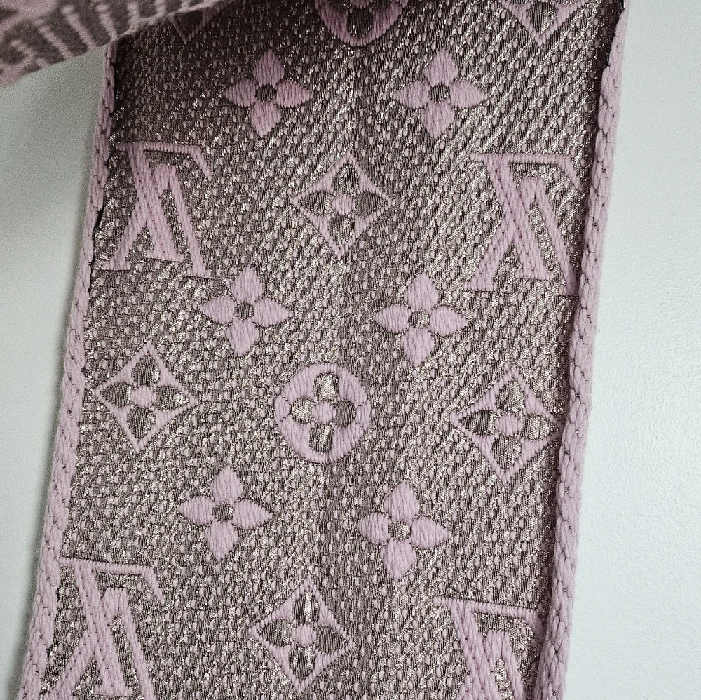 Louis Vuitton Ballet Pink Logomania Scarf Wool & Silk Metallic Thread - Picture 11 of 11